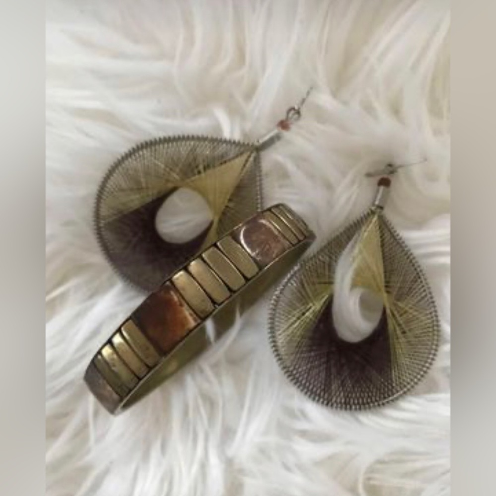 Kazakhstan Designed , Handmade- Set: Earrings & Bracelet